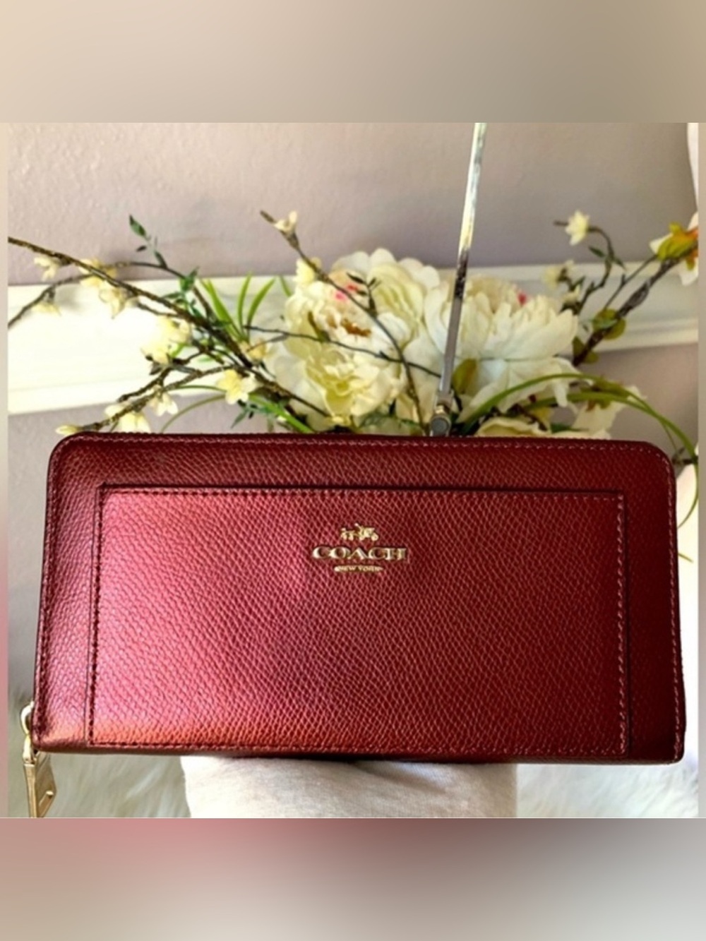 COACH Accordion Zip Bramble Rose
Metallic Cherry Wallet